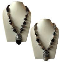 Multi-shape shiny beads necklace with pendent